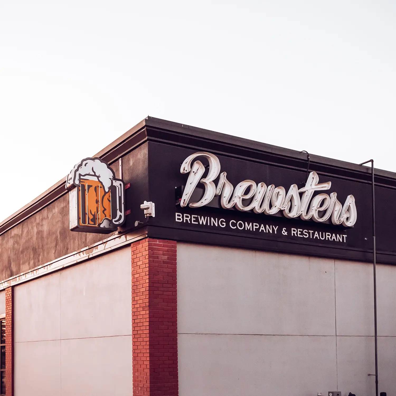Brewsters Sign on Location